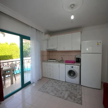 River Icmeler شقة *